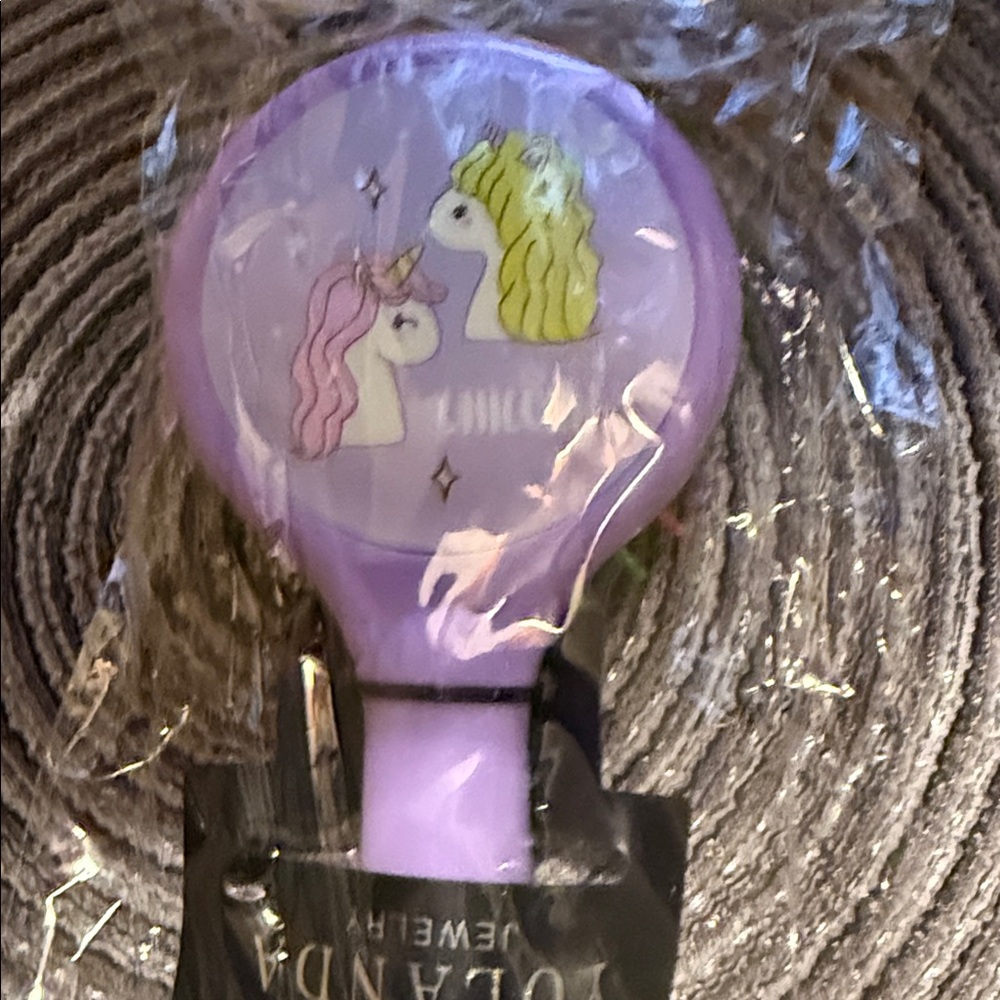 3/$10 girls hairbrush 🆕